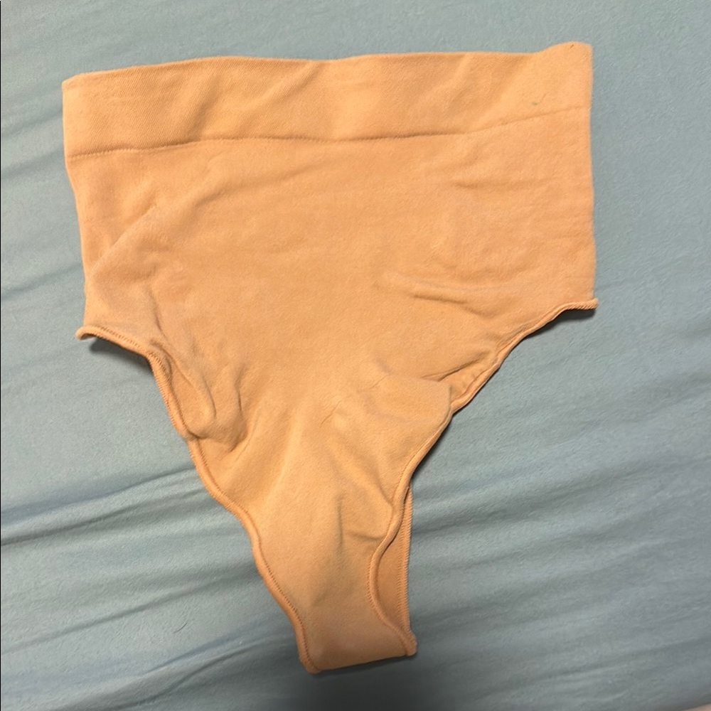 Skims mid waist shapewear